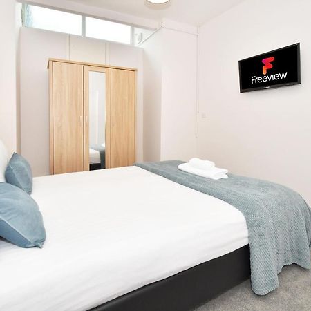 Wistaston House By Yourstays 5 Double Bedrooms And 2 Bathrooms, Great For Groups! Book Now!クルー エクステリア 写真