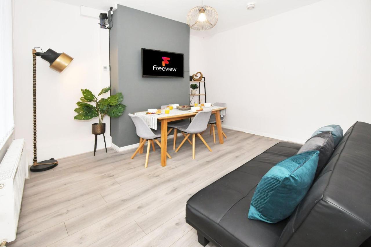 Wistaston House By Yourstays 5 Double Bedrooms And 2 Bathrooms, Great For Groups! Book Now!クルー エクステリア 写真