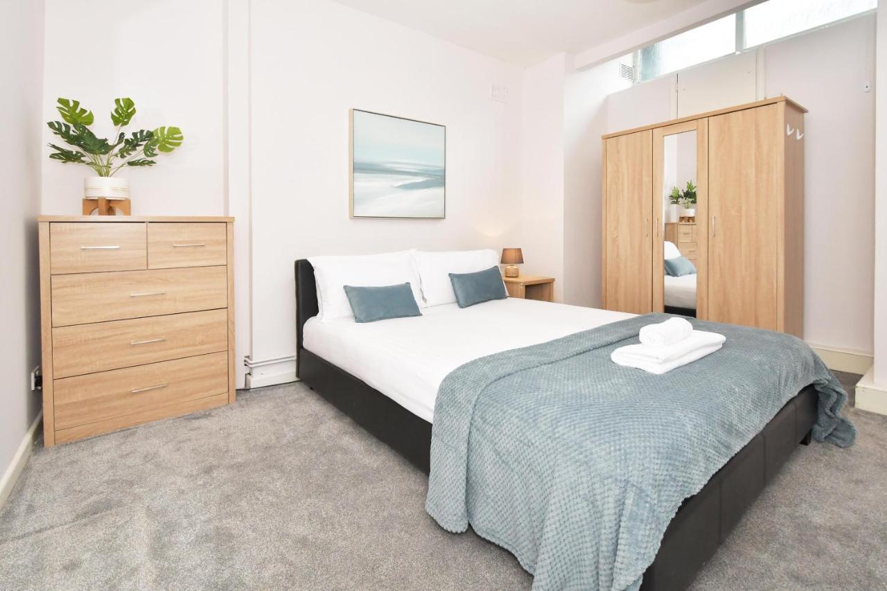Wistaston House By Yourstays 5 Double Bedrooms And 2 Bathrooms, Great For Groups! Book Now!クルー エクステリア 写真