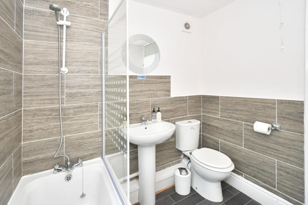 Wistaston House By Yourstays 5 Double Bedrooms And 2 Bathrooms, Great For Groups! Book Now!クルー エクステリア 写真