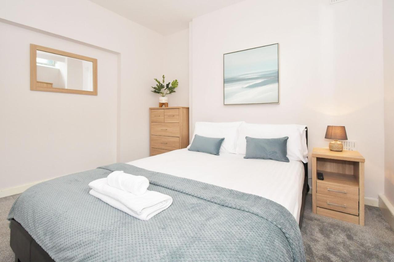 Wistaston House By Yourstays 5 Double Bedrooms And 2 Bathrooms, Great For Groups! Book Now!クルー エクステリア 写真