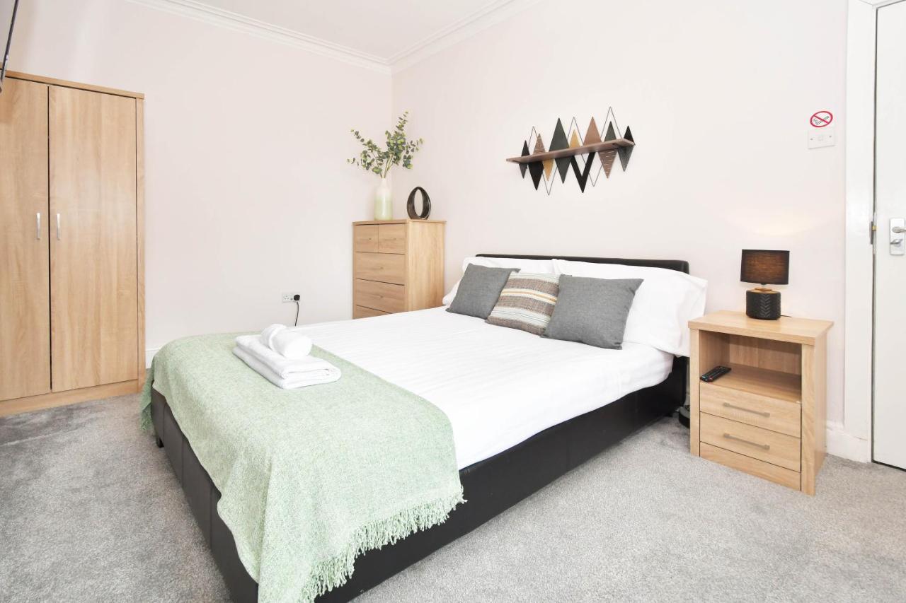 Wistaston House By Yourstays 5 Double Bedrooms And 2 Bathrooms, Great For Groups! Book Now!クルー エクステリア 写真