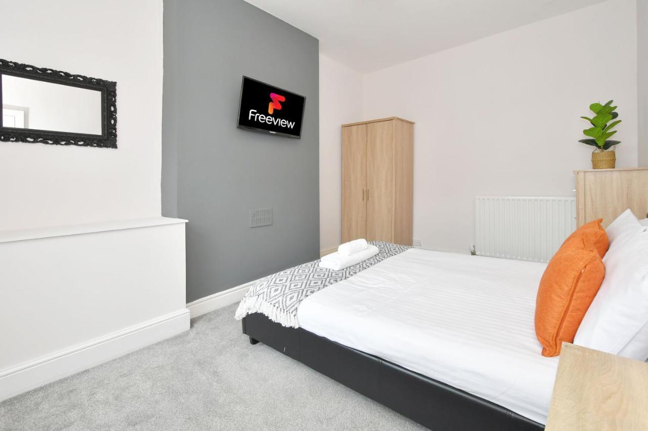 Wistaston House By Yourstays 5 Double Bedrooms And 2 Bathrooms, Great For Groups! Book Now!クルー エクステリア 写真