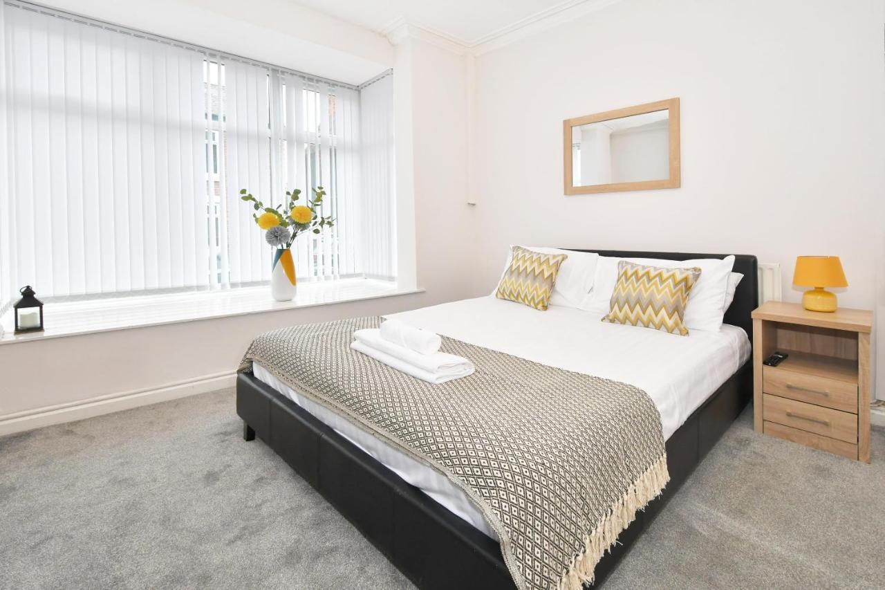 Wistaston House By Yourstays 5 Double Bedrooms And 2 Bathrooms, Great For Groups! Book Now!クルー エクステリア 写真