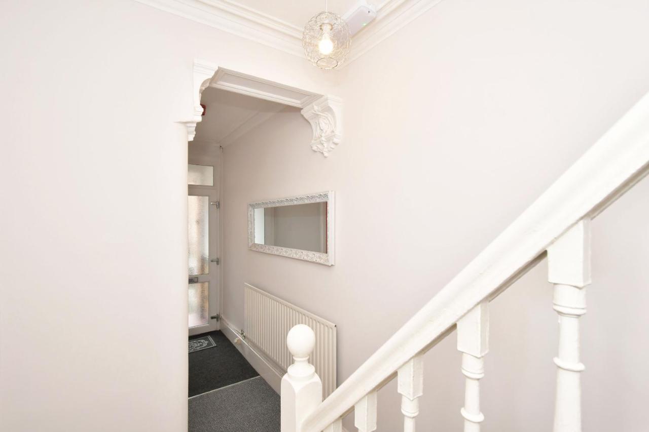 Wistaston House By Yourstays 5 Double Bedrooms And 2 Bathrooms, Great For Groups! Book Now!クルー エクステリア 写真